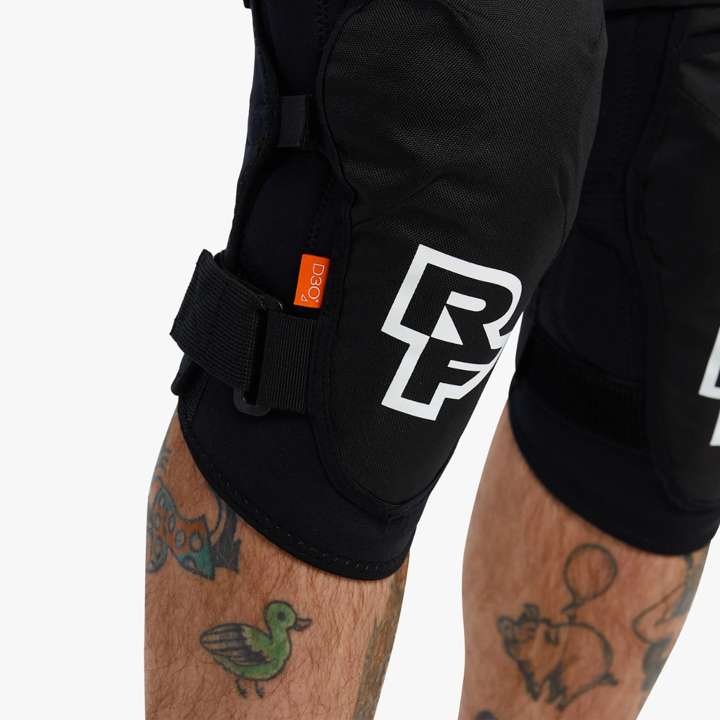 Race Face | Rodilleras Ambush Stealth